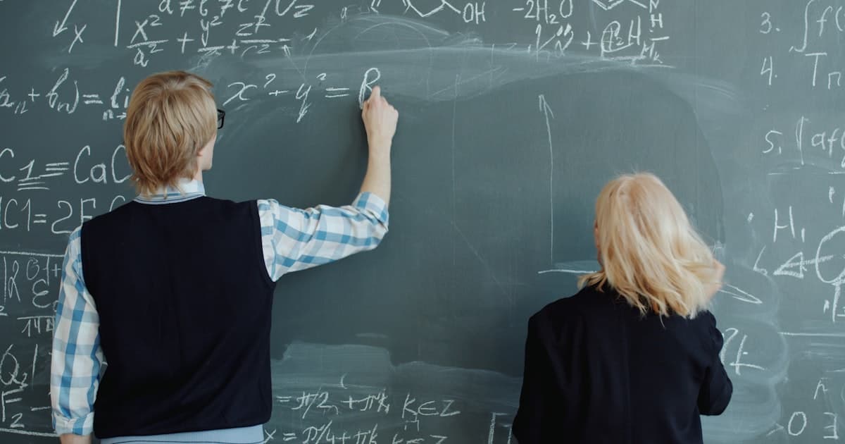 QCE Cognitive Verbs Explained: What Examiners Actually Want